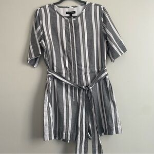 NWT BANANA REPUBLIC GREY WHITE STRIPE LINEN ROMPER. SIZE 10Petite